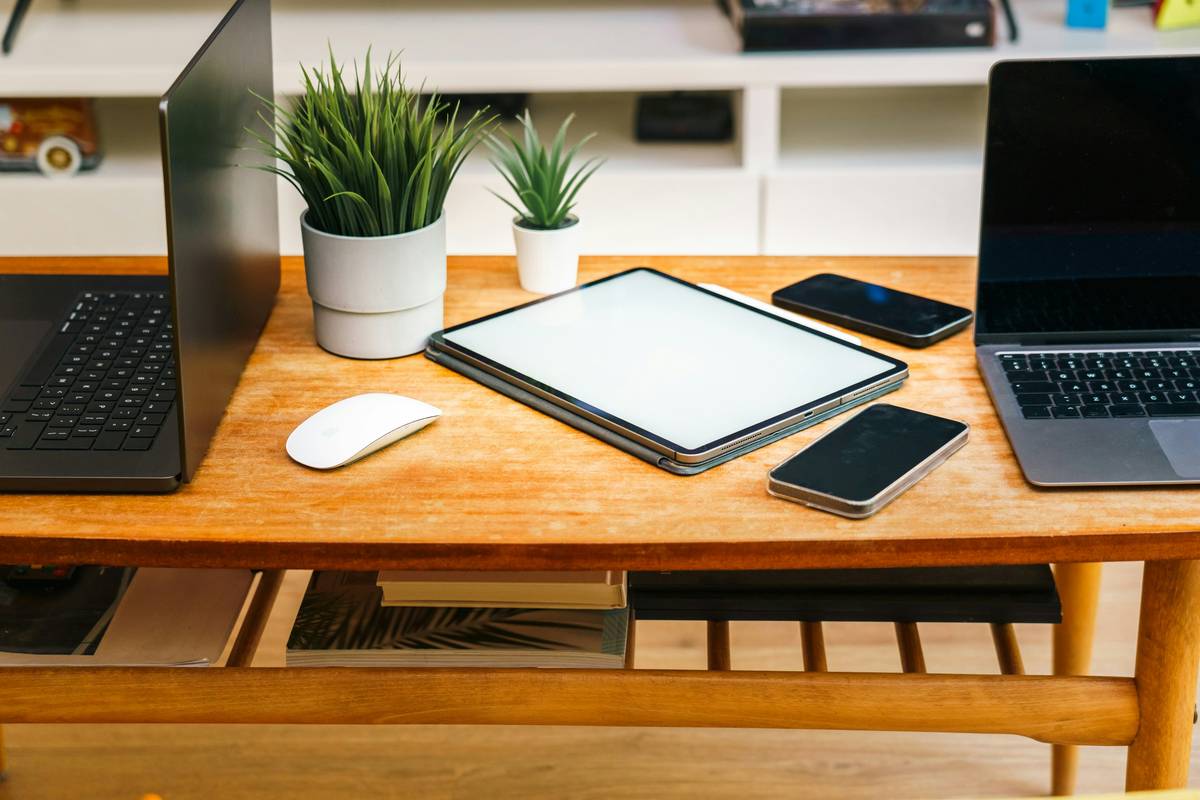 Business Communication Channels: 7 Proven Ways to Avoid Costly Misfires