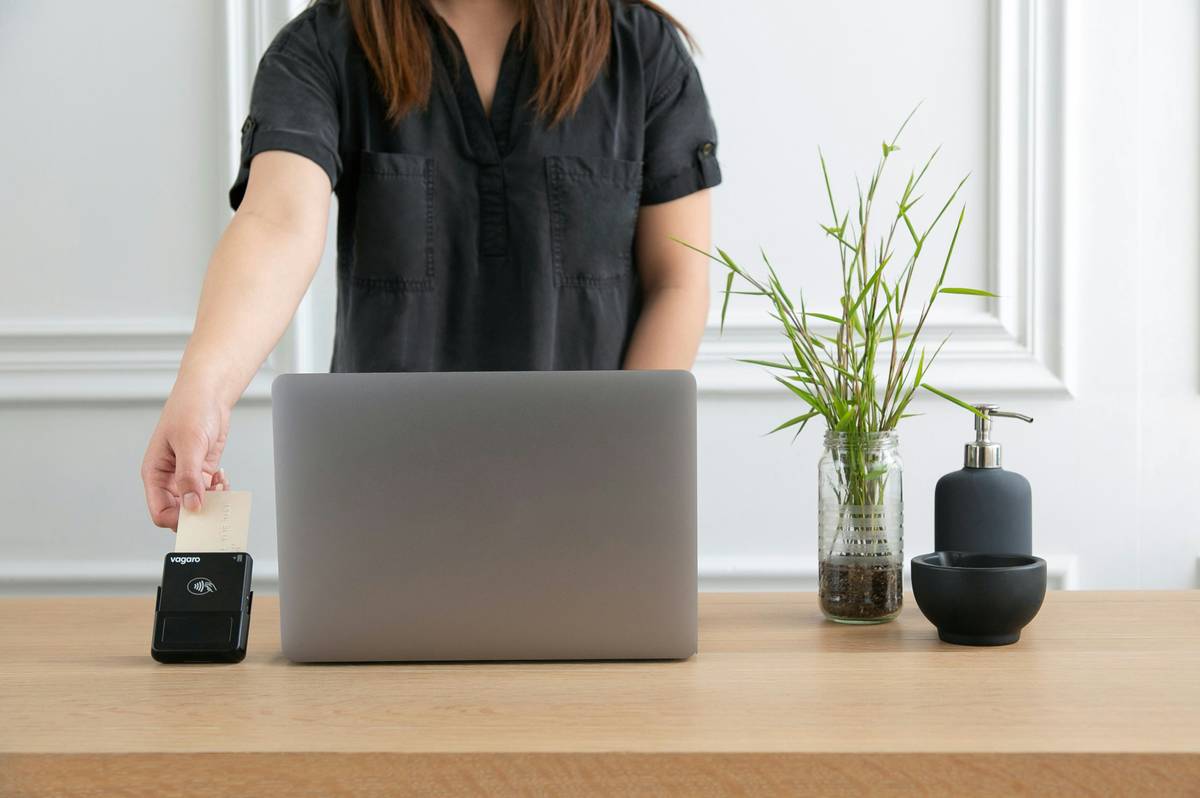 what is a virtual phone system diagram showing smartphone, laptop, and headset all connected to a cloud icon with call flow arrows